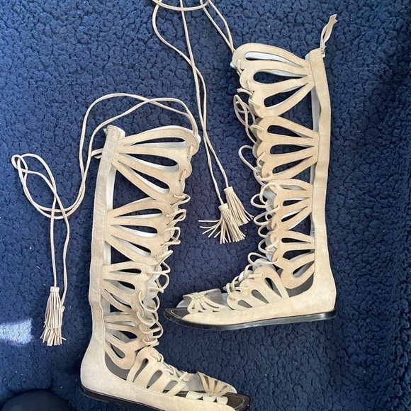 Alice & Olivia Ivory Suede Lace Up Tall Sandals Size 38 - Picture 5 of 9